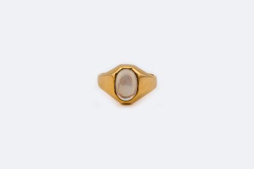 Anello in oro giallo con claire de lune