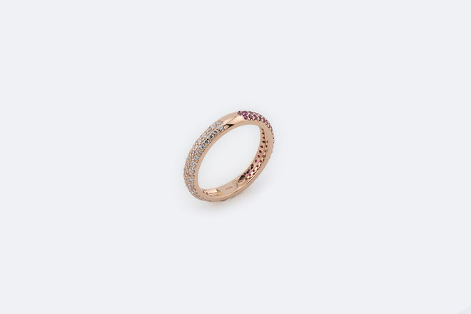 Anello in oro rosa con rubini e brillanti