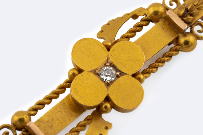 Spilla antica inglese in oro giallo con diamante