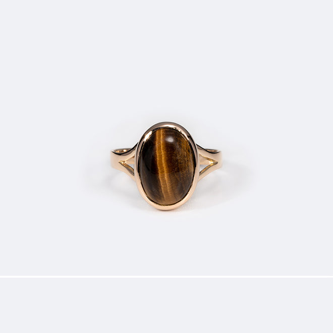 Anello ovale con occhio di tigre